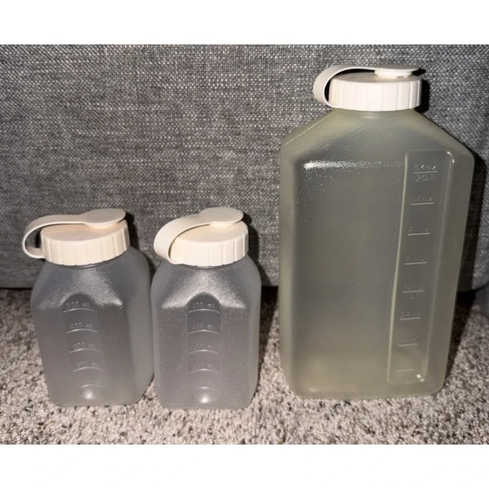 3 Vintage Rubbermaid Servin Saver 33,17 &4 Cup Storage Container Almond Lids